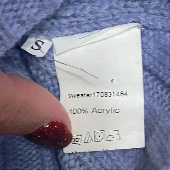 Long sleeve turtle neck sweater with flared bell sleeves size small cropped - Picture 7 of 8